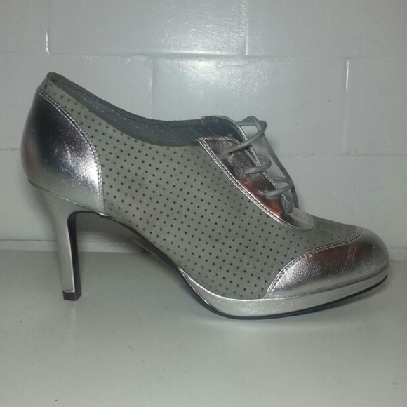 Silver Laura Brandon Pumps NWOT