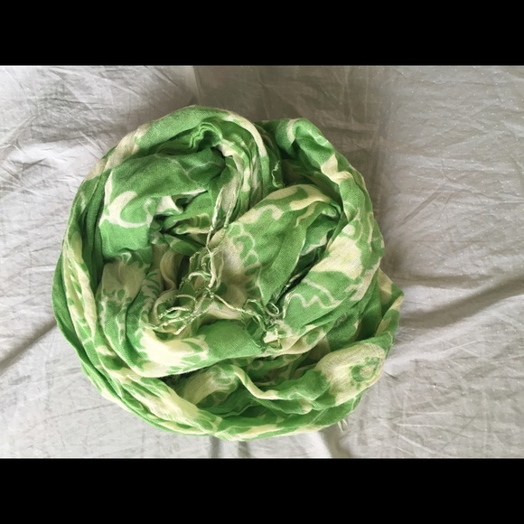 Green paisley print scarf.