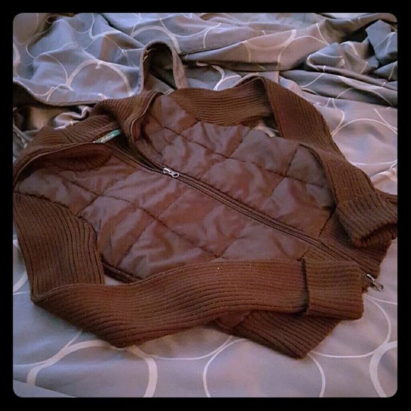 LAST CHANCE!! Brown Ribbed Zip Up Sweater