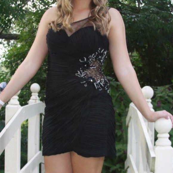 black one shoulder DAVE AND JOHNNY dress