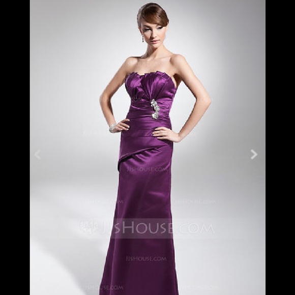 Gorgeous burgundy gown