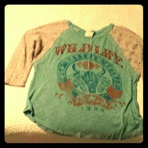 Daytrip, shirt with lace sleeves  size small