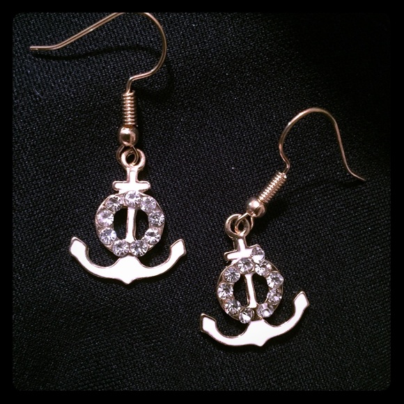 Anchor earrings  💖BUY 3 $6 items get 4th free.💖