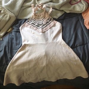 Lulu dress never worn light pink size medium