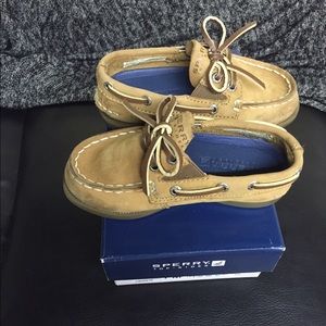 Toddler sperry