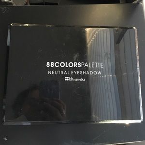 BH Cosmetics Neutral Eyeshadow Palette