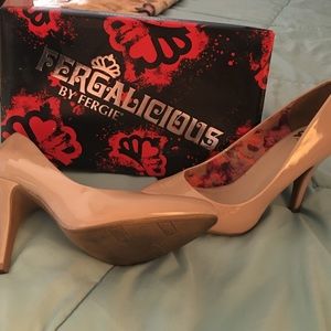Size 9, Fergie-Symp. Fawn Heels-Make me a offer.