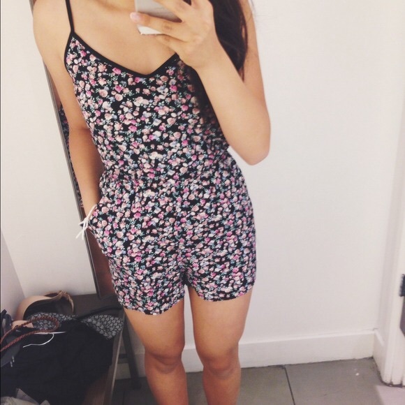 H&M Floral Romper - Picture 2 of 4