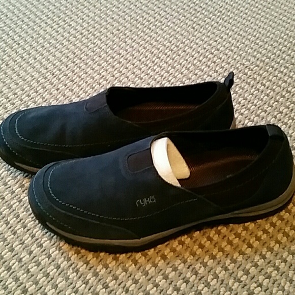 Ruka walking shoes