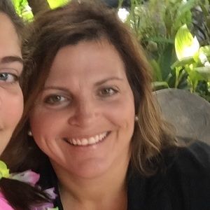 Meet your Posher, Debbie