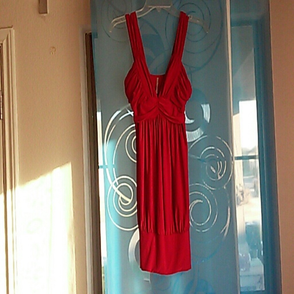 Red party dress - Picture 2 of 3