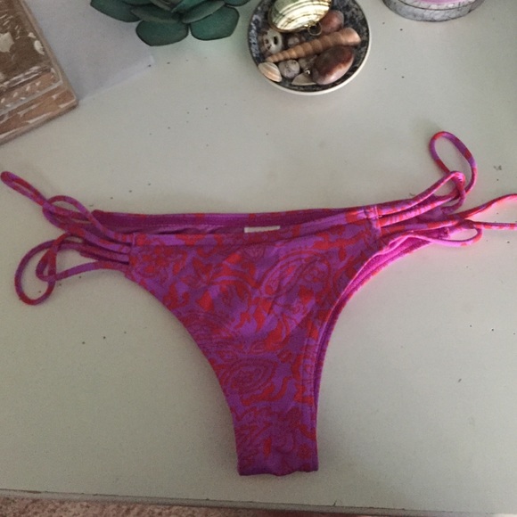 Billabong Brazilian cut bikini bottoms size small - Picture 1 of 2
