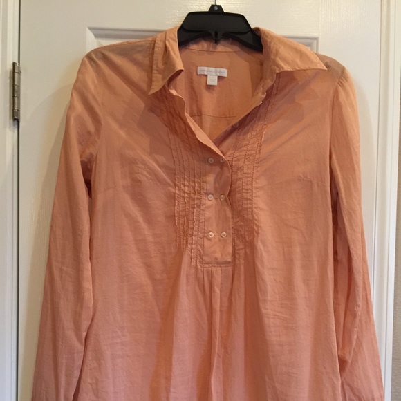 Casual shirt. 100% cotton.