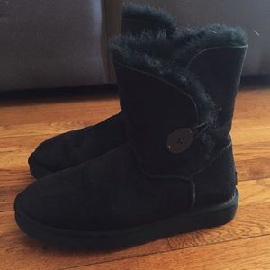 Short Black Button Uggs