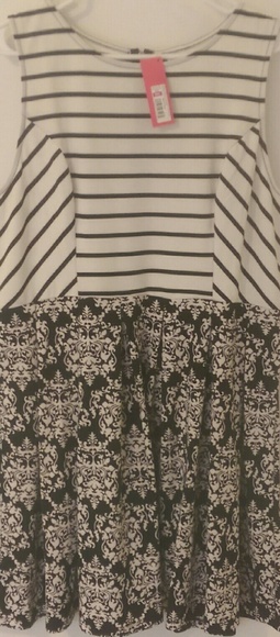 Black and white print dress