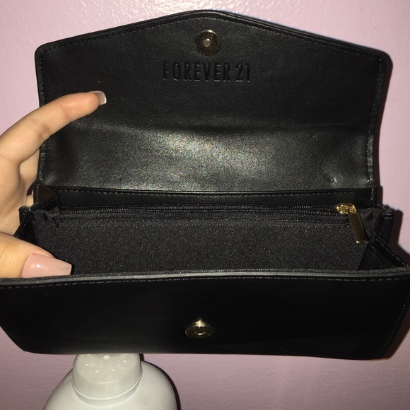BLACK LEATHER WALLET