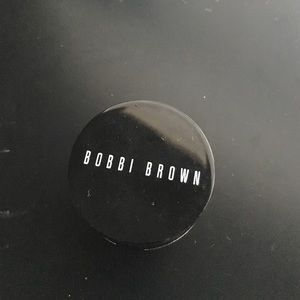 Bobbi Brown Concealer & Finishing Powder