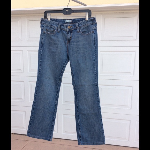 Used Women's Levis 545