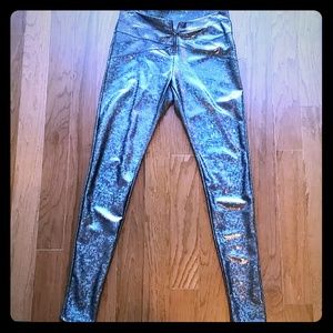 NWOT Bebe Zip Front Holographic Leggings