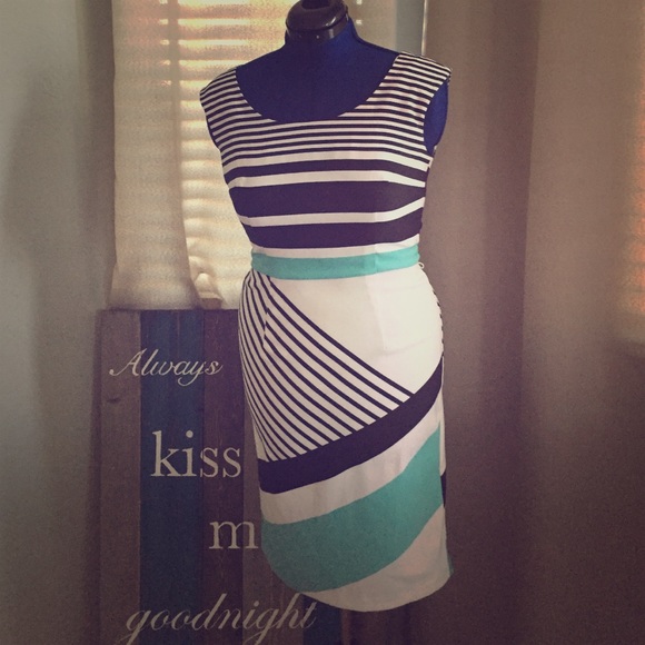 Price Drop 🎉 Maggy London Dress