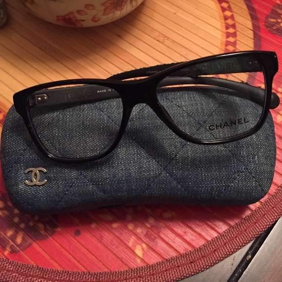 💥SOLDRare trending tweed Chanel Glasses/Shades💥 - Picture 2 of 4