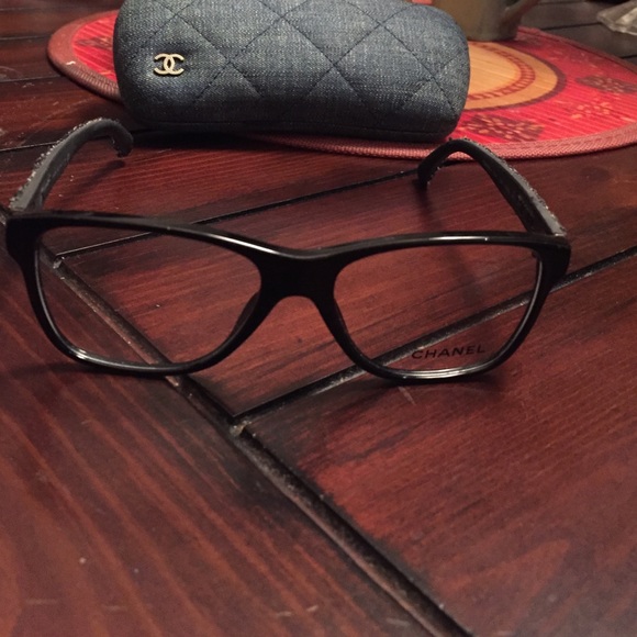 💥SOLDRare trending tweed Chanel Glasses/Shades💥 - Picture 3 of 4