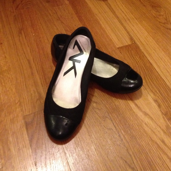 Black Anne Klein Flats, ANNE KLEIN SPORT - Picture 1 of 4