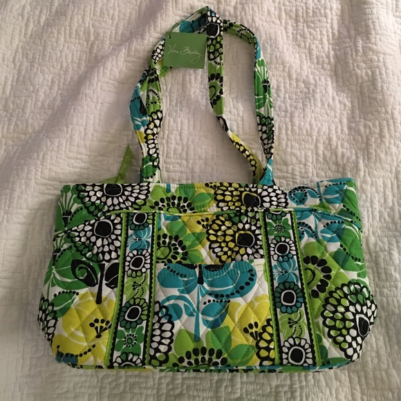 Handbags - Vera Bradley purse