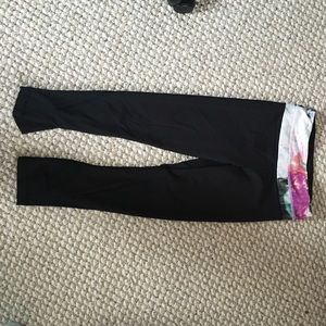 Lululemon crops size 2