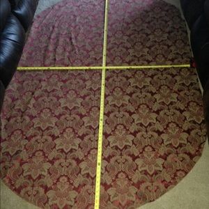 Oval jacquard tablecloth-excellent cond.-7'x4.5'
