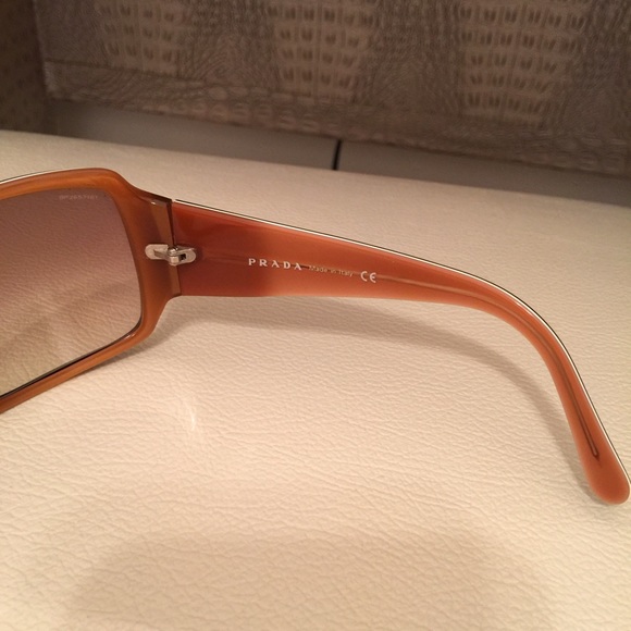 💯 Authentic PRADA Sunglasses - Picture 4 of 4