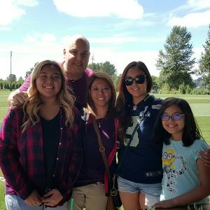 Meet your Posher, Dina