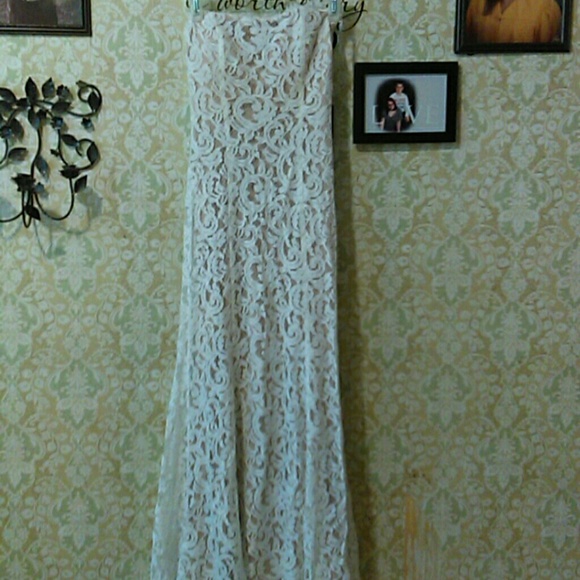 White lace prom dress - Picture 2 of 4