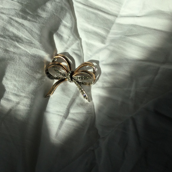 Vintage mid 1940's Boucher ribbon brooch