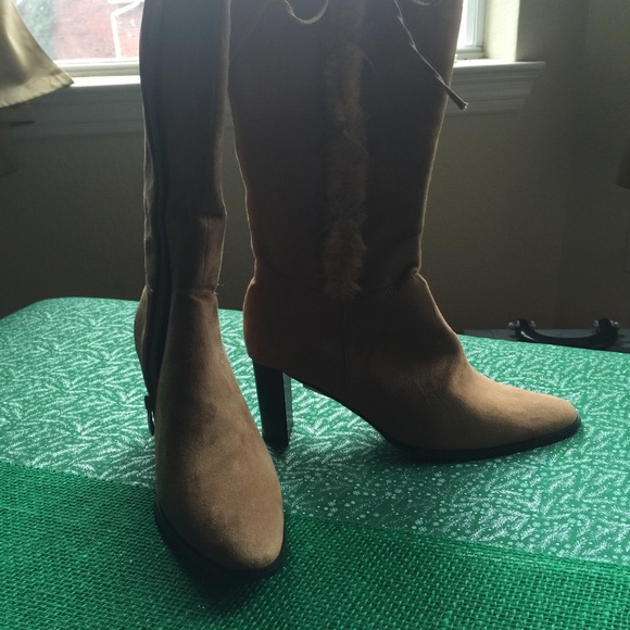 Boots - Picture 1 of 2