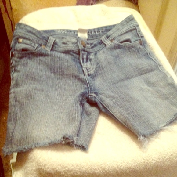 Short shorts cut