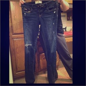 Hollister Dark wash super Skinnies!