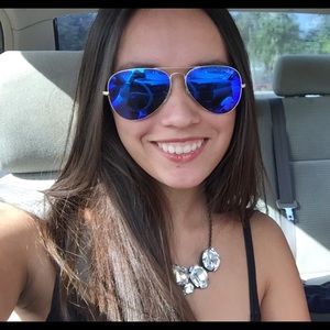 Meet your Posher, Sabrina