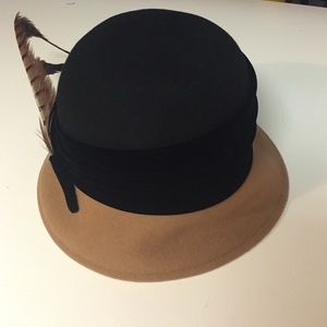 Toucan collection feather hat