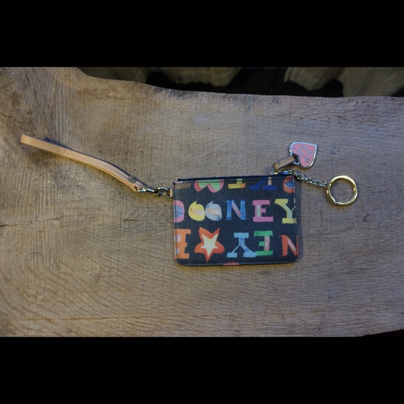 2 piece bundle Dooney & Bourke leather wristlets! - Picture 2 of 4