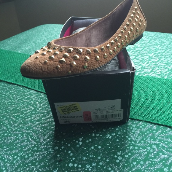 Vince Camuto. Brand New