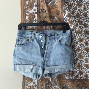 Levi high waisted shorts