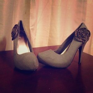Gray heels, size 8