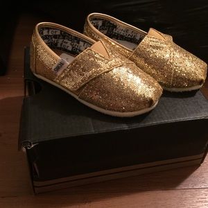 Toms