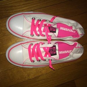pink and white converse!