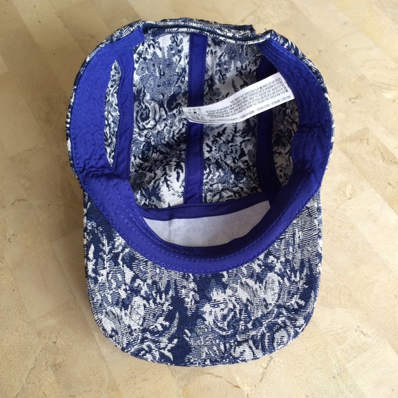 🚫SOLD🚫Blue Cream Carpet Brocade Tapestry 5 Panel - Picture 3 of 4