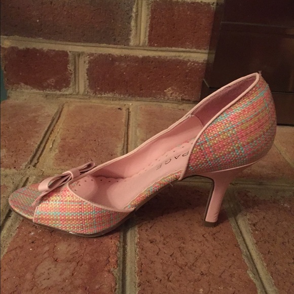 Pretty In Pink Pumps - Picture 3 of 3