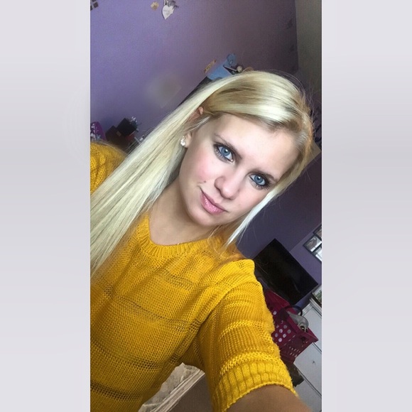 Meet your Posher, Caitlin