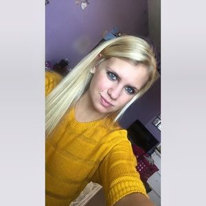 Meet your Posher, Caitlin