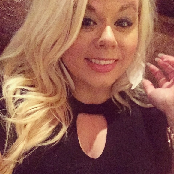 Meet your Posher, Heather - Picture 1 of 4